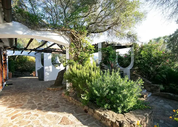 Villa Costa Smeralda - Private With Pool, Beautiful Garden, Total Privacy *