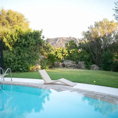 Costa Smeralda - Private With Pool, Beautiful Garden, Total Privacy וילה קוניאנה