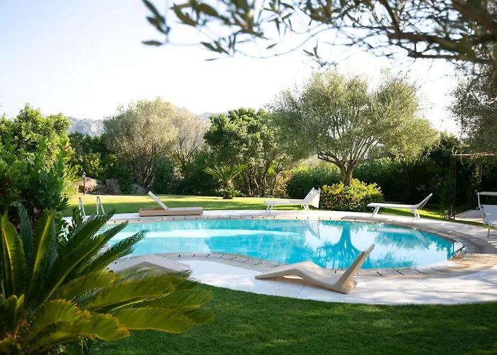 Costa Smeralda - Private With Pool, Beautiful Garden, Total Privacy Villa *