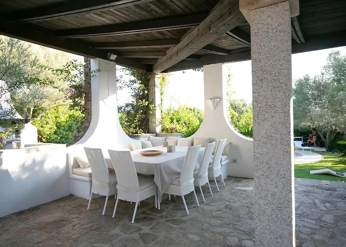Costa Smeralda - Private With Pool, Beautiful Garden, Total Privacy Villa *