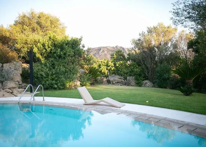 Costa Smeralda - Private With Pool, Beautiful Garden, Total Privacy Villa Cugnana