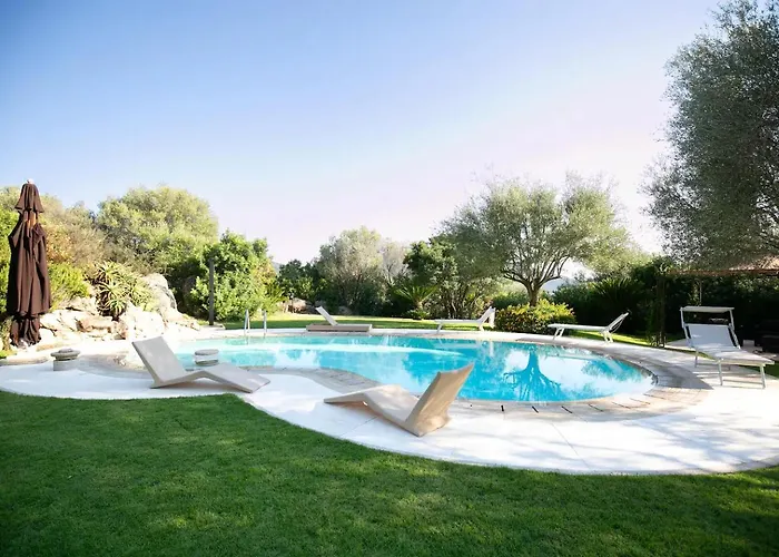 Costa Smeralda - Private With Pool, Beautiful Garden, Total Privacy Cugnana