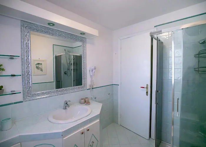Villa Costa Smeralda - Private With Pool, Beautiful Garden, Total Privacy